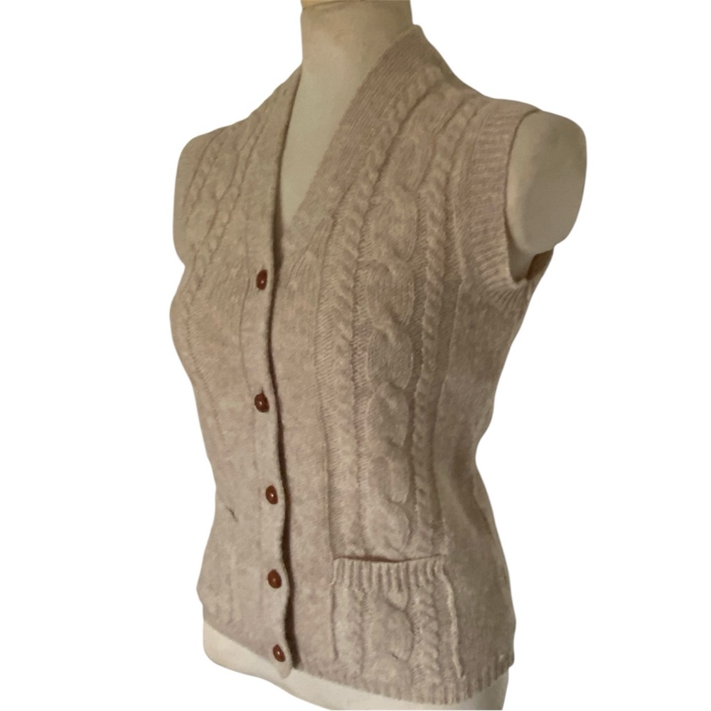 Vintage LL Bean 100%Wool Sleeveless Cable Knit Button-Front Sweater Vest Cream